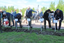 Новая аллея в лагере «Восток»