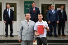 Торжественная линейка в Красноярском институте железнодорожного транспорта 1 сентября 2021